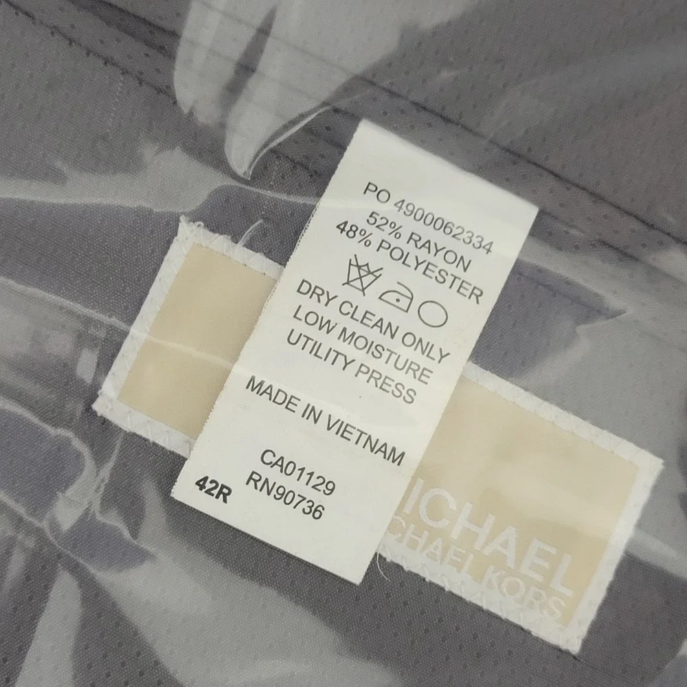 Michael Kors Men's Sport Coat Blazer Two Button Gray‎ herringbone Poly Blend 42R